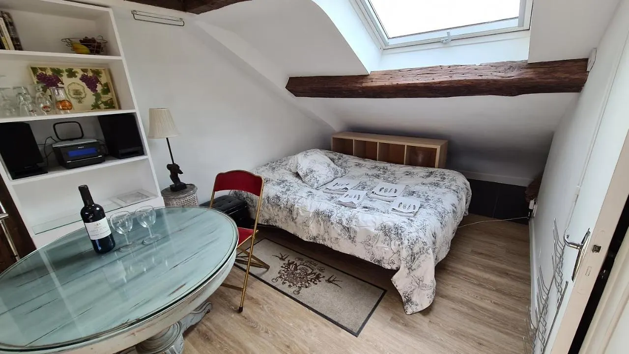 Appartement Coeur De Paris Avec Vue Sur Les Toits 0*,